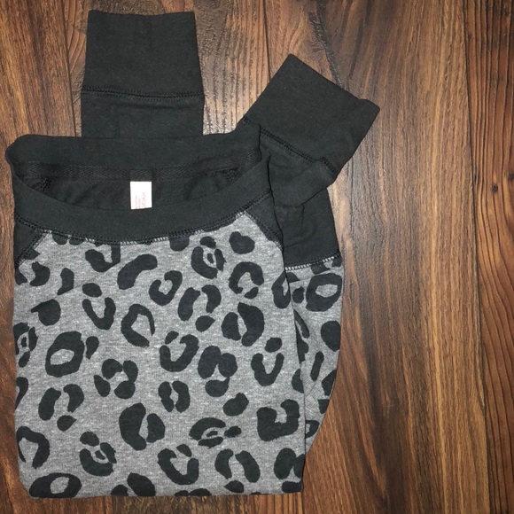 xhilaration | leopard top - Picture 3 of 6